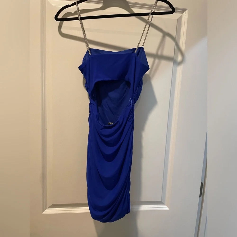 Dress - Picture 2 of 8